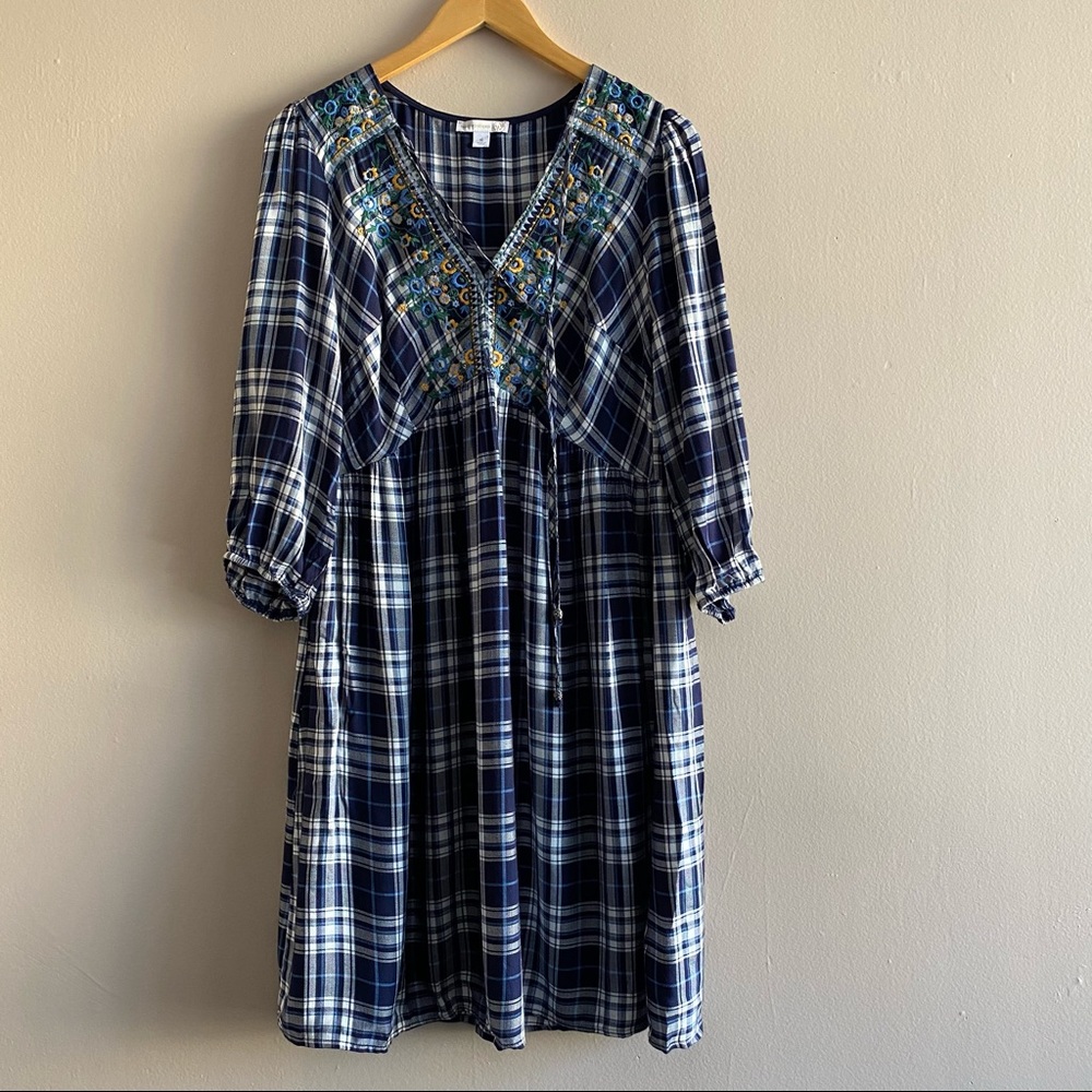 Westport 1962 Womens Plaid Embroidered Midi Dress size M 3/4 sleeve V-neckline